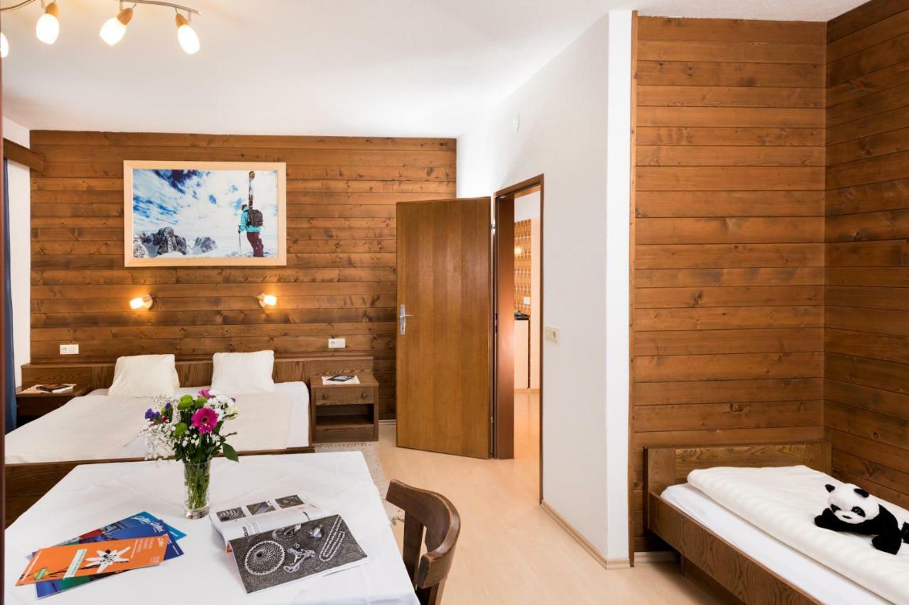 Sporthaus Troger Hotel Sankt Jakob in Defereggen Exterior photo